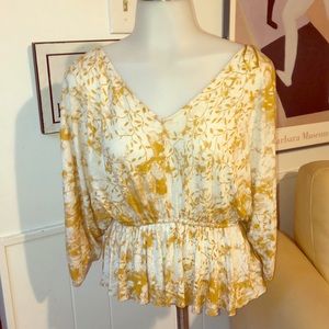 Lovely Free People Drawstring Sleeve Pattern Top
